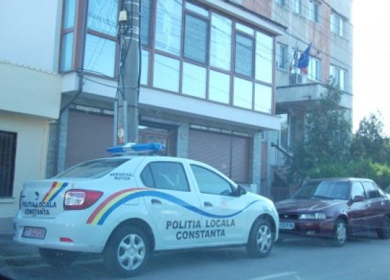 Încă două autoturisme pentru Poliţia Locală